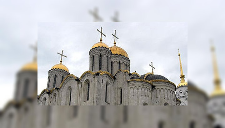 В Успенском соборе во Владимире разрушаются фрески Рублева