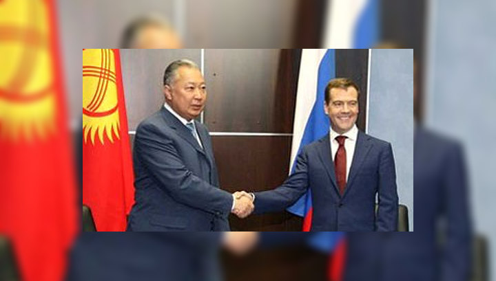 Медведев: Россия будет бороться с преступлениями против трудовых мигрантов