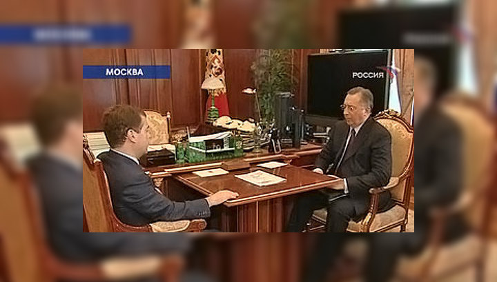 Медведев поручил "Транснефти" запустить ВСТО без сбоев