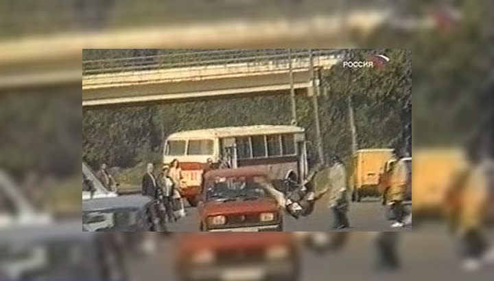 В Краснодаре иномарка сбила двух женщин с ребенком