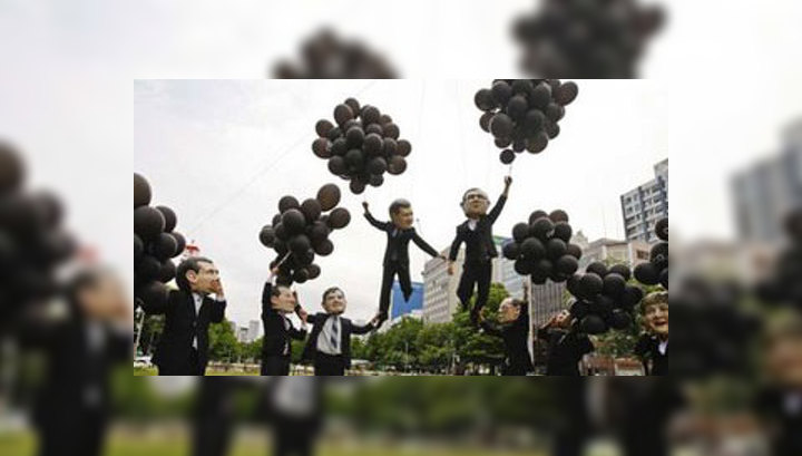 "Лидеров G8" запустили в небо над Японией