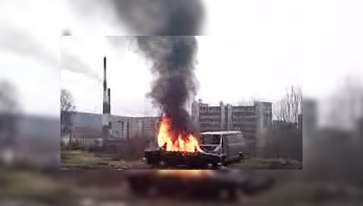 Ремонт "копейки" закончился пожаром: ВИДЕО