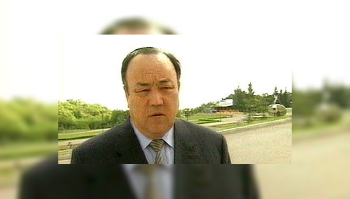 Рахимов сложит свои полномочия в июне 2003 года