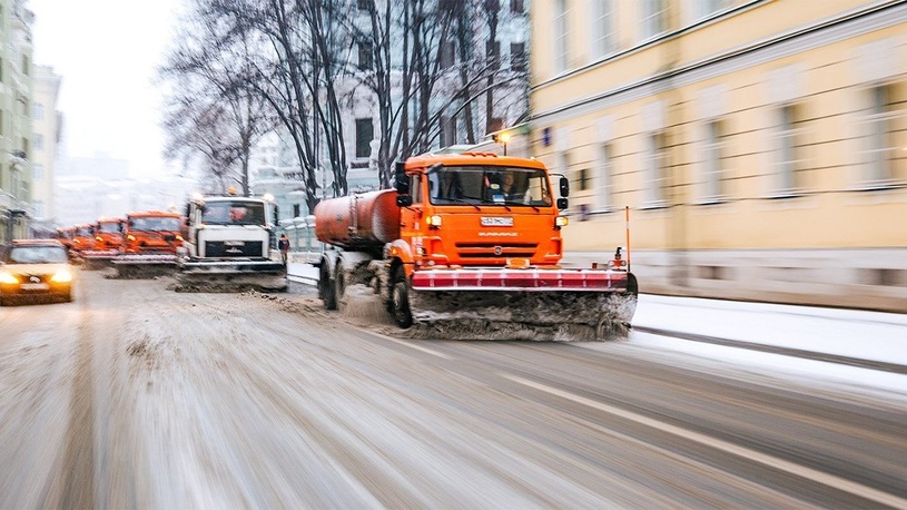 Москву накрыло снегом: на летних шинах на дороги не выезжай