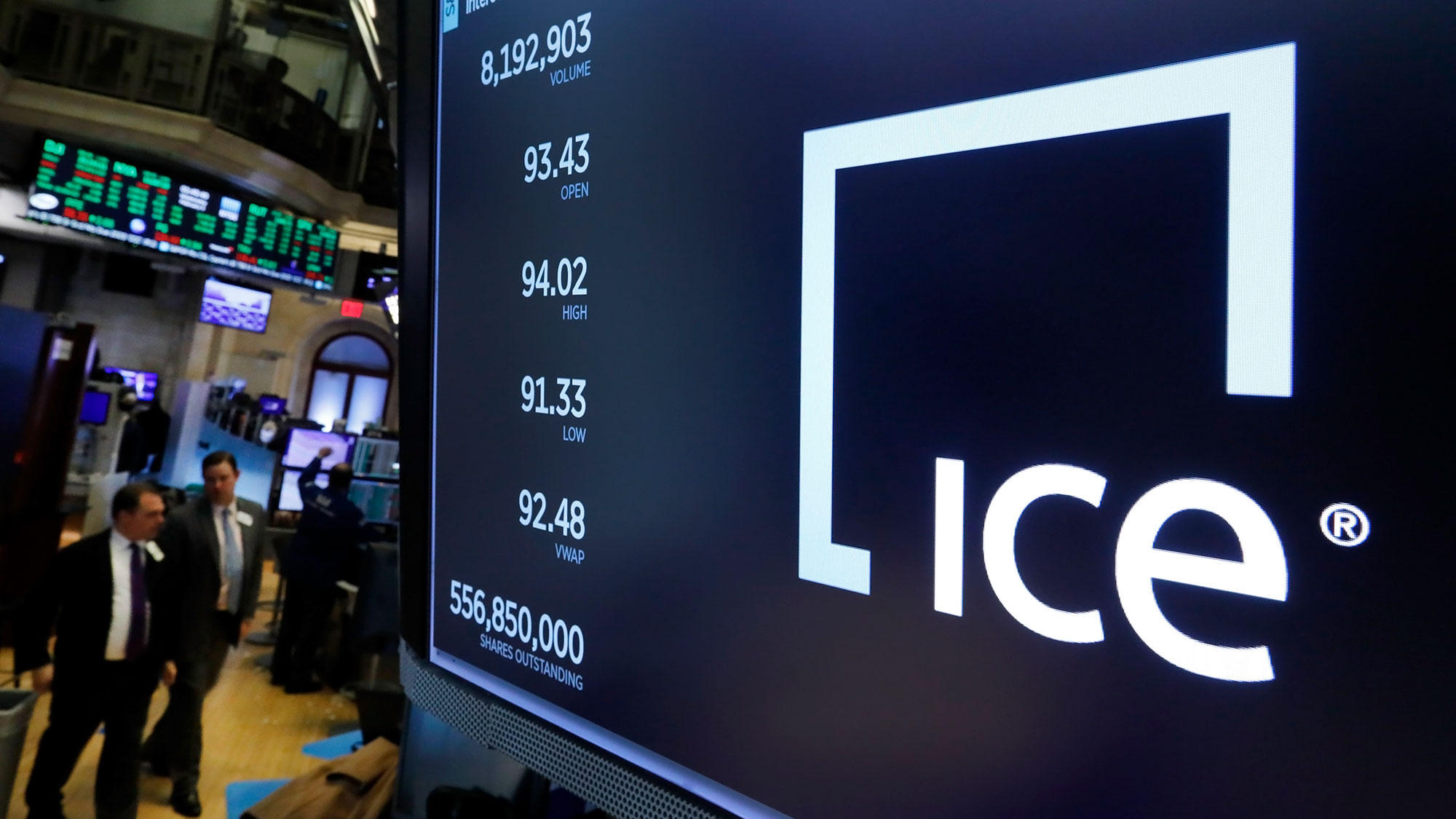 Цена нефти на торгах в Лондоне продолжает снижаться