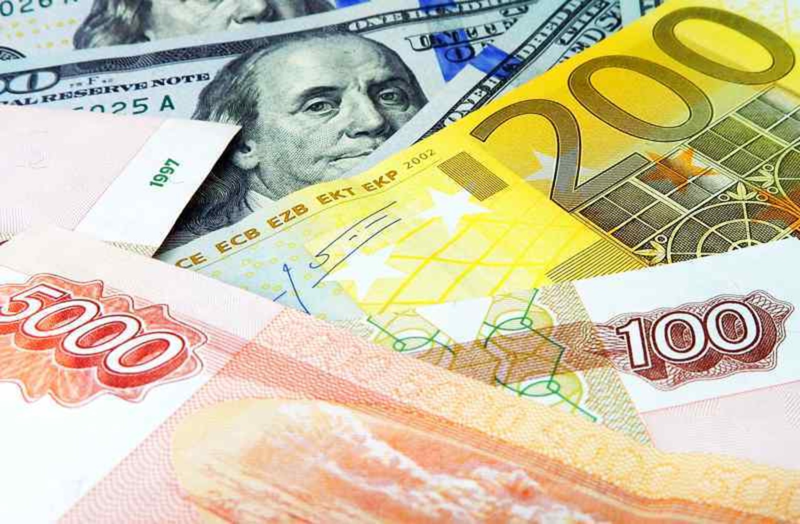 Банк России 9 апреля продал на внутреннем рынке валюту на 13 миллиардов рублей