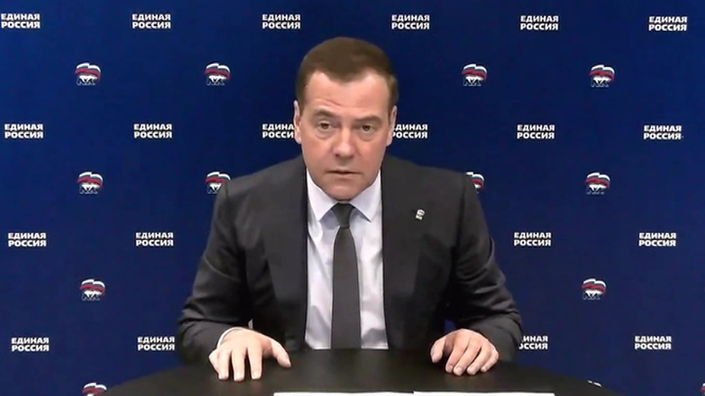 Медведев призвал единороссов направить месячную зарплату на борьбу с коронавирусом