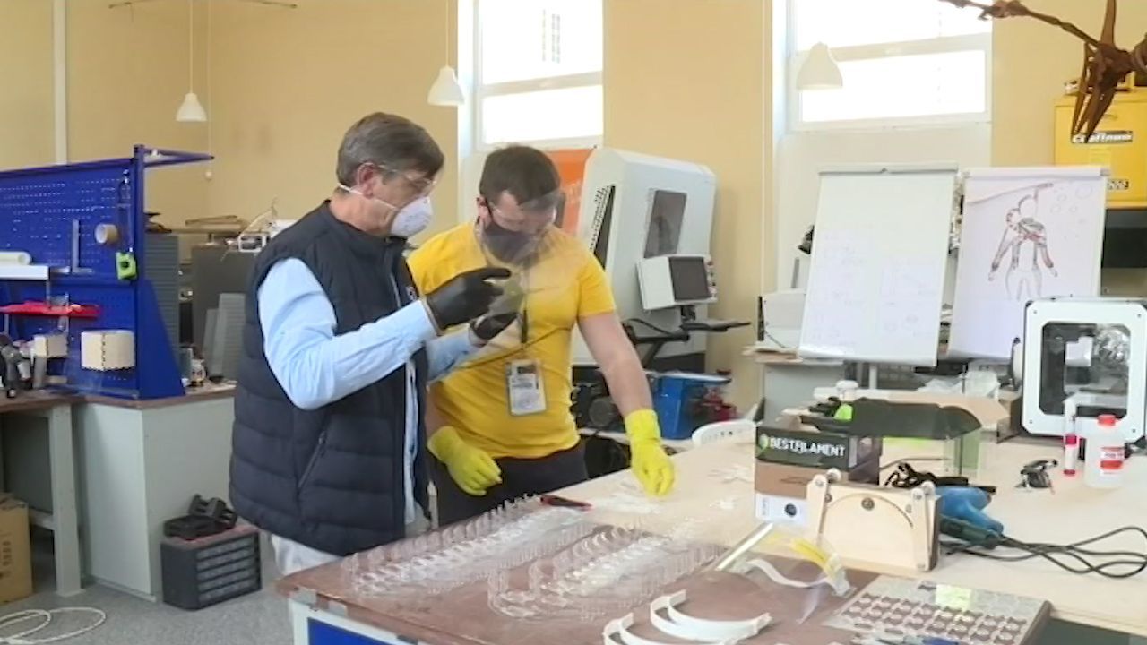 В технопарке "Кванториум" печатают средства защиты для врачей на 3D-принтере