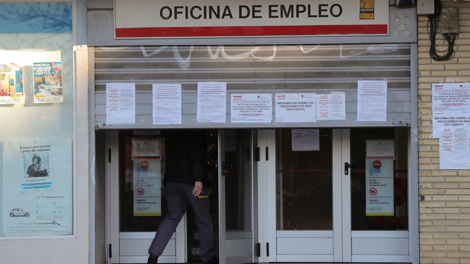 Безработица в Испании подскочила до 14,4% в I квартале