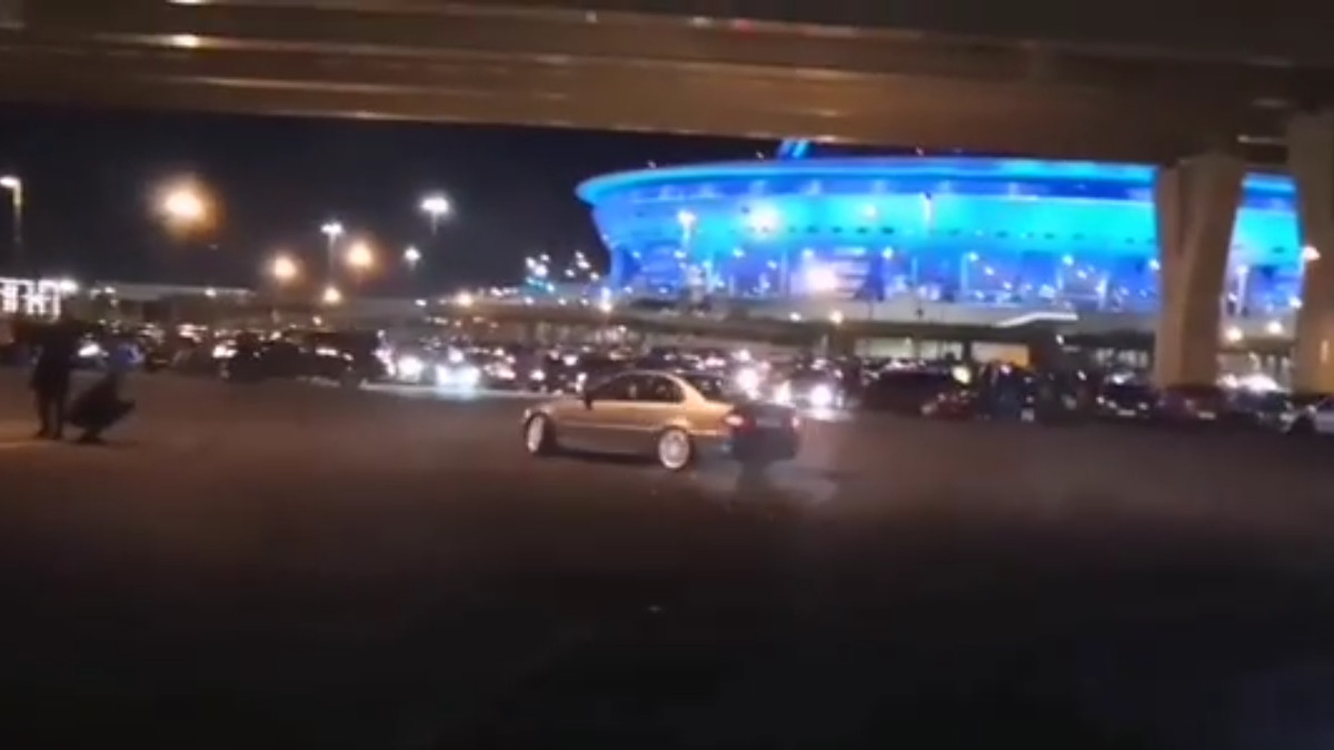 Полиция Петербурга задержала организатора уличных гонок "ковид-диссидентов"