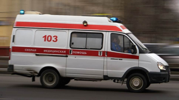 В Ноябрьске спасли мужчину, у которого возле магазина остановилось сердце