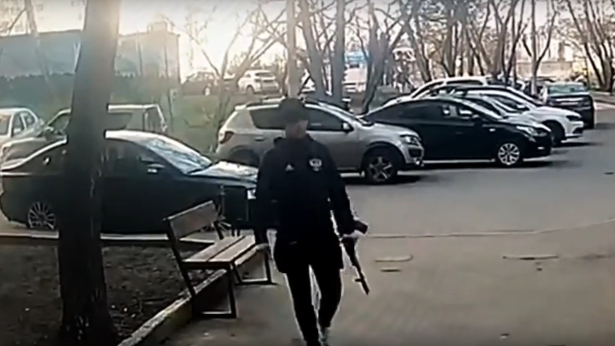 Москвич похитил охолощенные автоматы, потому что ему нравилось их разбирать