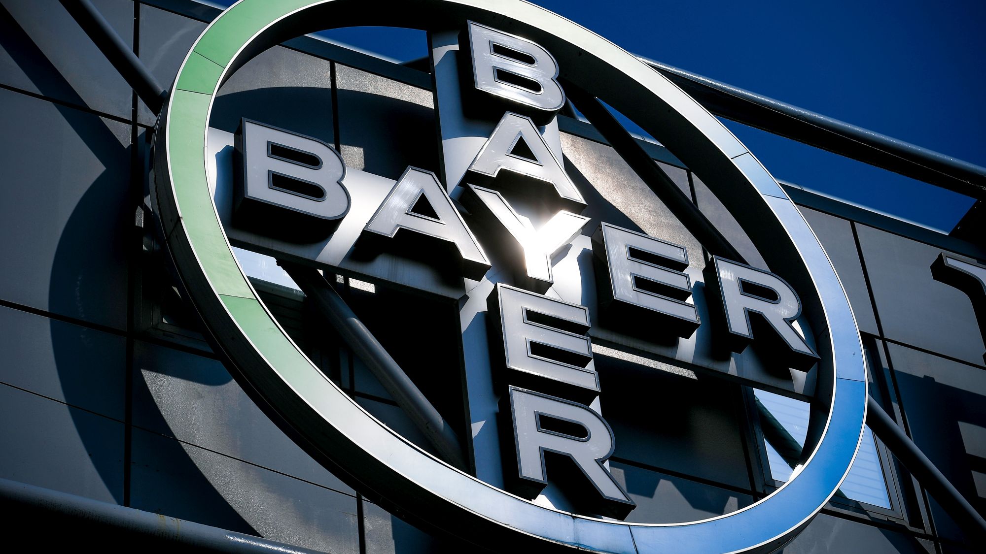Компании Bayer запретили продажу ряда гербицидов в США