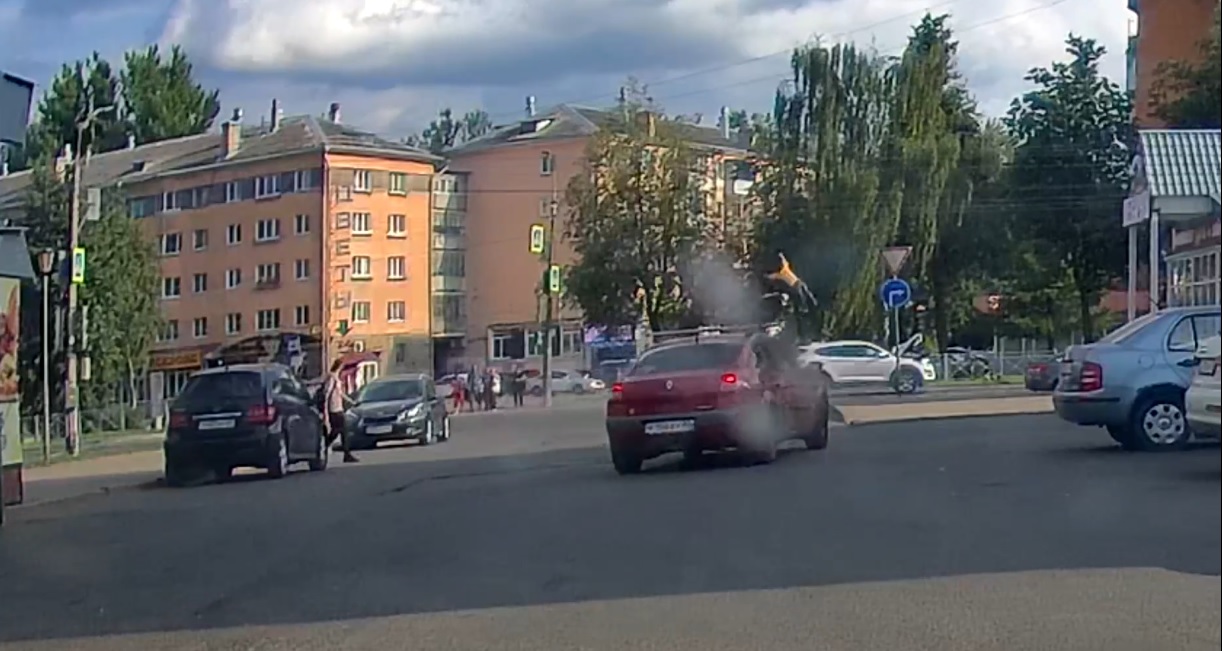 В Пскове недавно вышедший из тюрьмы мужчина устроил смертельное ДТП на угнанном авто
