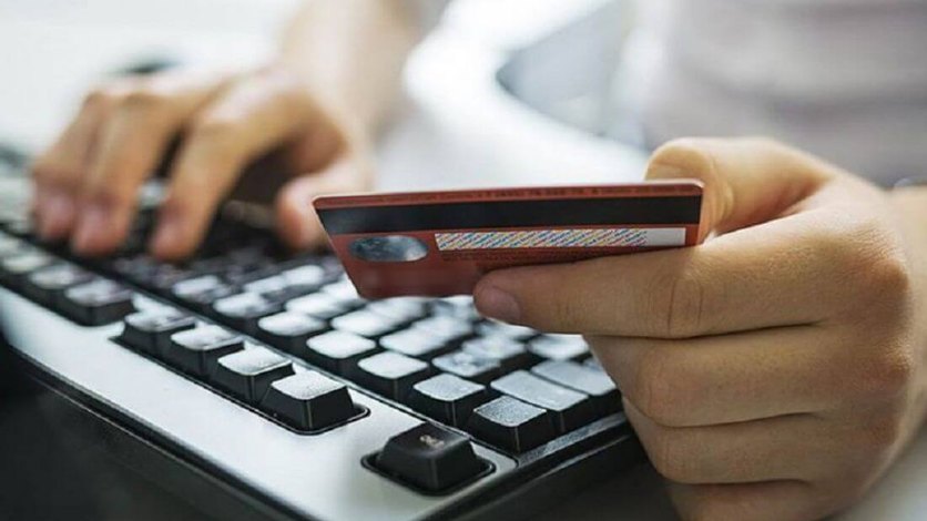 Лжепродавец обманул орловца на 15 тысяч рублей