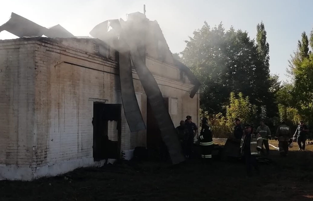В Воронежской области огонь уничтожил избирательный участок со всеми бюллетенями