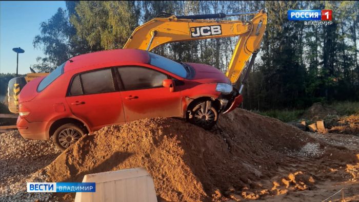 Во Владимирской области водитель иномарки застрял в песке