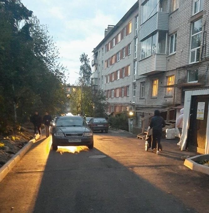 Автомобиль сбил 15-летнюю девушку Петрозаводске