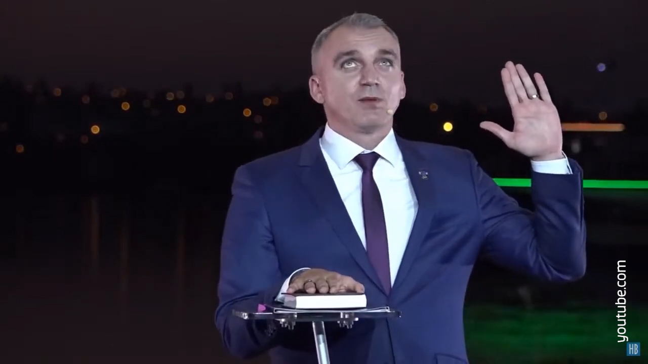 Мэр Николаева поклялся на Библии, что не зарабатывает на тротуарной плитке