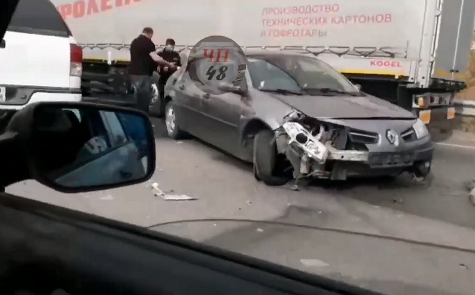Липчанка с двухлетней дочкой пострадали в тройном ДТП