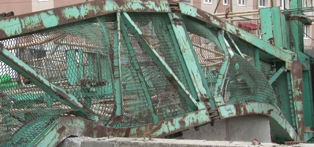 Появились новые подробности инцидента с рухнувшим краном в Новом Уренгое