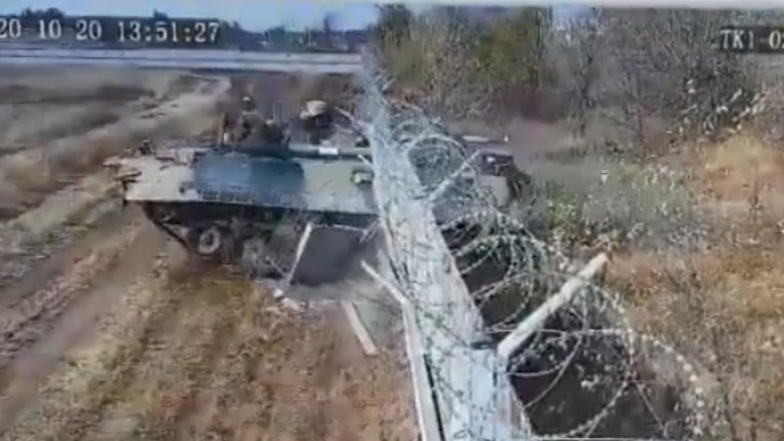 Бронемашина снесла забор в аэропорту Волгограда