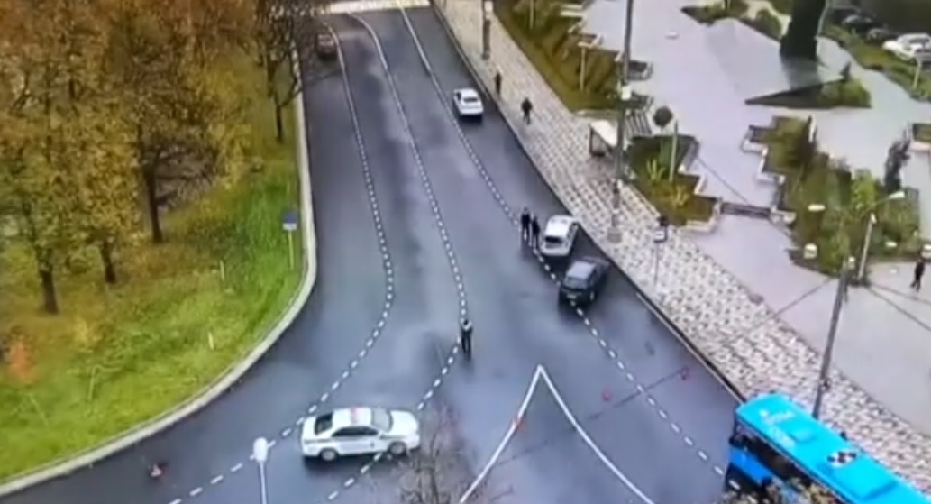 В Москве перекрыли улицу из-за заминированного такси