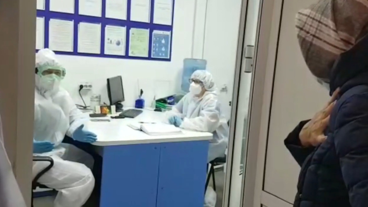 "Домой умирать не повезу!": у фельдшера сдали нервы после отказа госпитализировать старушку