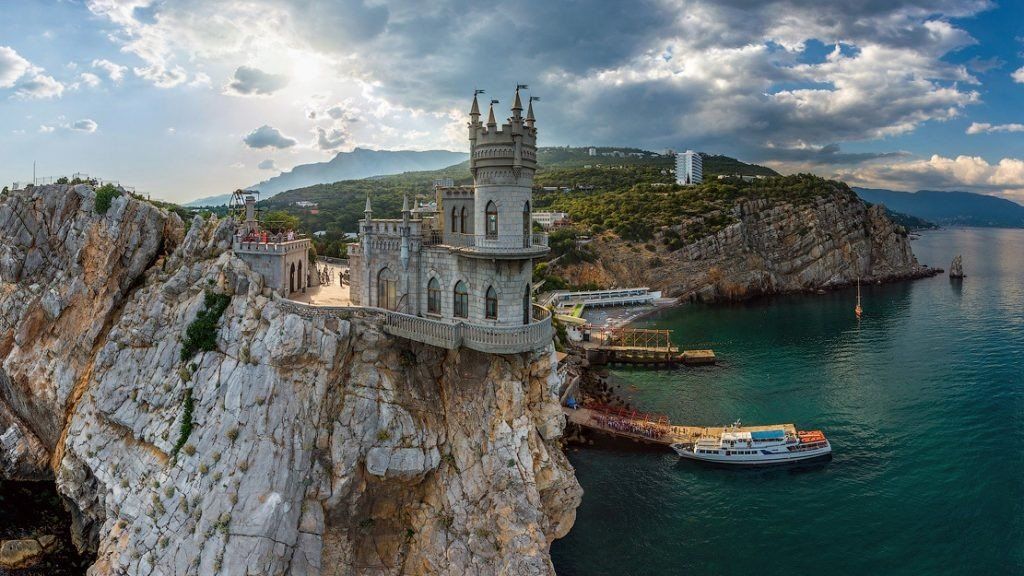 Замок "Ласточкино гнездо" в Крыму открылся после масштабной реставрации