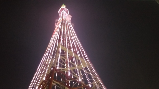 Башню Самарского телецентра украсила иллюминация ко Дню неизвестного солдата