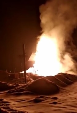 В Оренбургской области на месторождении загорелась нефтяная скважина