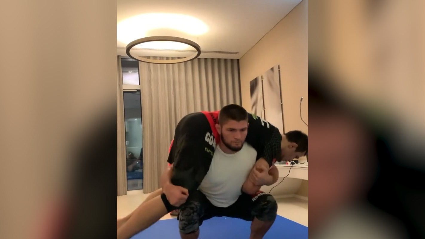 Нурмагомедов сообщил свой реальный внесоревновательный вес