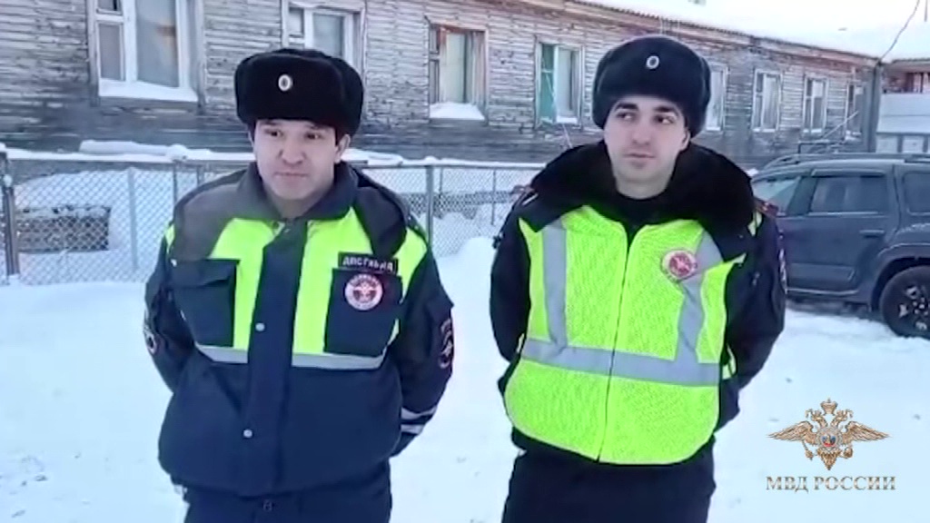 Колокольцев подписал указ о награждении полицейских, спасших людей при пожаре в Лабытнанги