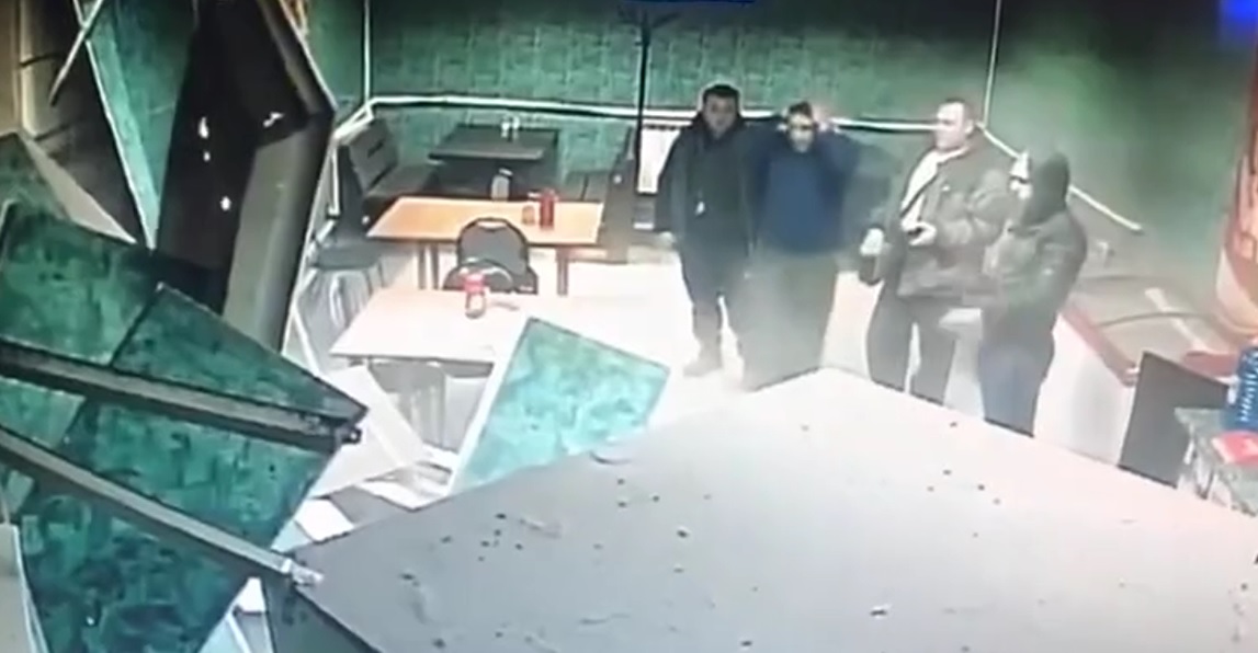 Грузовик "вломился" в кафе в Воронежской области. Видео
