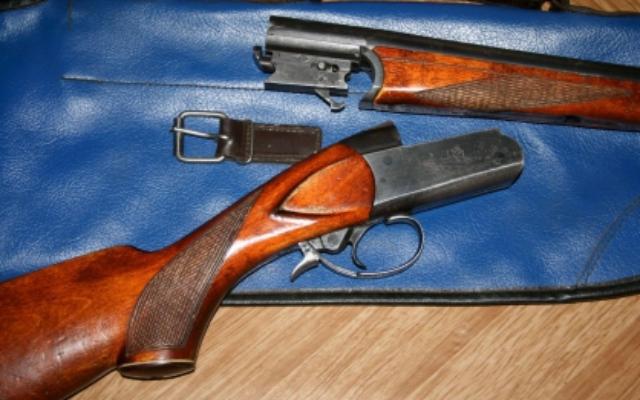 Мужчина устроил ночную стрельбу с балкона на северо-западе Петербурга