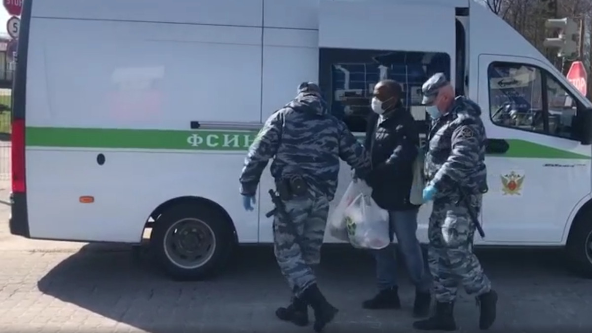 За обман с "черными деньгами" африканца экстрадировали из России в Польшу