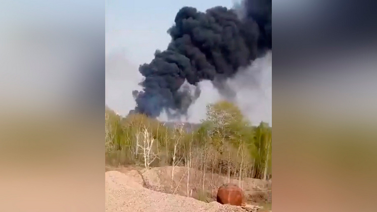 Столб черного дыма в небе под Новосибирском встревожил жителей