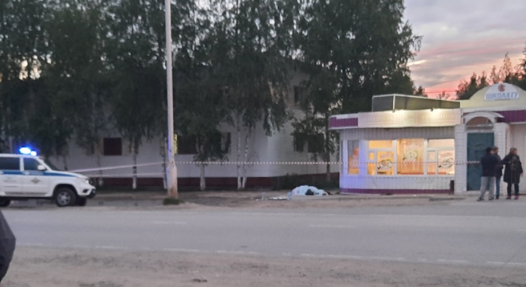 Умер еще один пострадавший при наезде на остановку в ХМАО