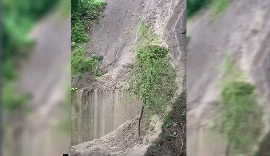 Ливни спровоцировали повторный сход оползня в Сочи