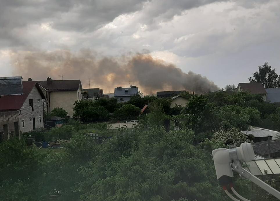 Дождь-спасатель: в Твери во время ливня загорелся дом