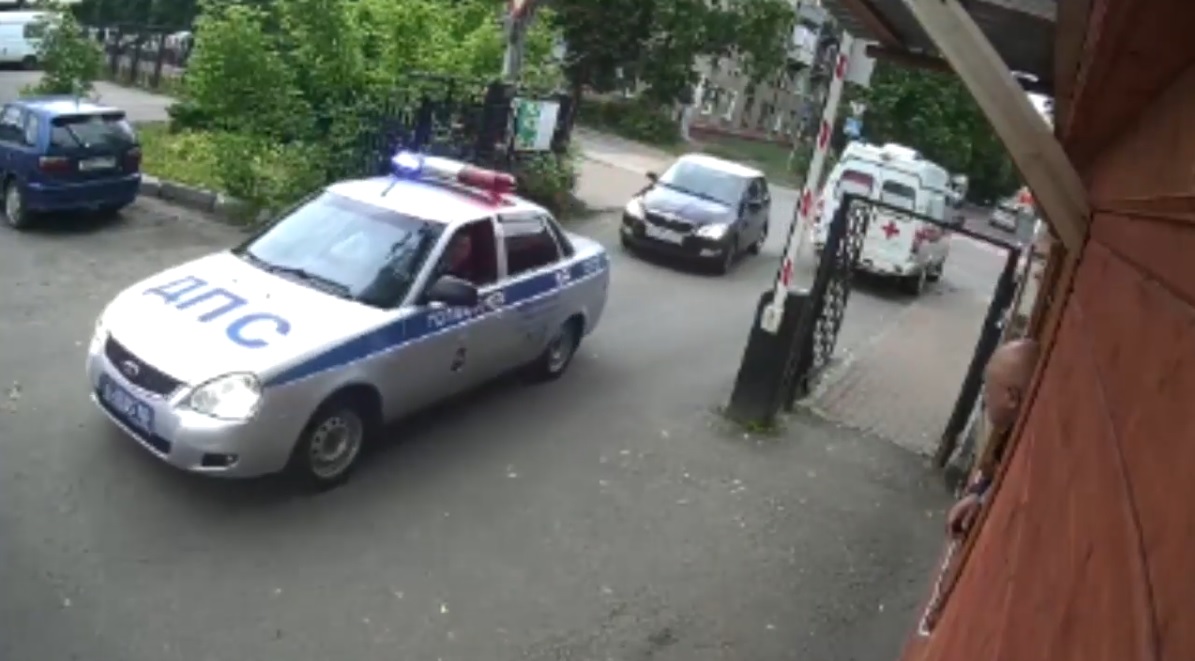 Подмосковные полицейские доставили в больницу задыхающегося ребенка