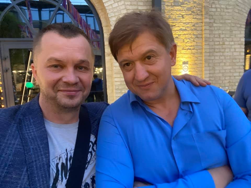 Советник главы офиса Зеленского получил по лицу на дне рождения