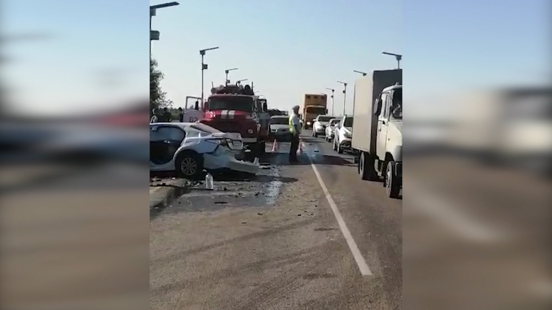 Под Волгоградом в ДТП с цементовозом погибли трое пассажиров. Водители в больнице