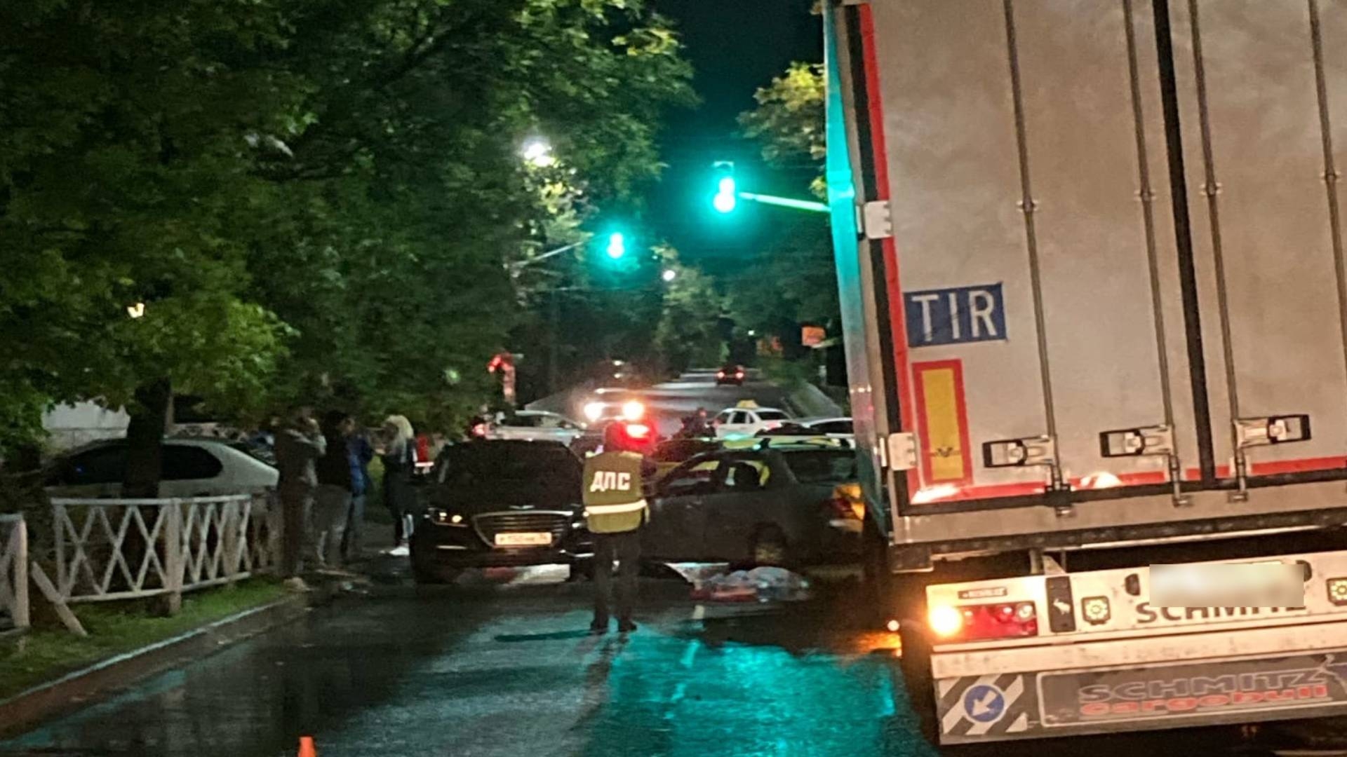 "Водителю фуры стало плохо": в Ярославле произошло массовое ДТП