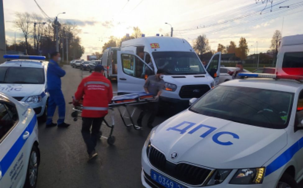 В Чебоксарах девушка порезала ножом водителя маршрутки