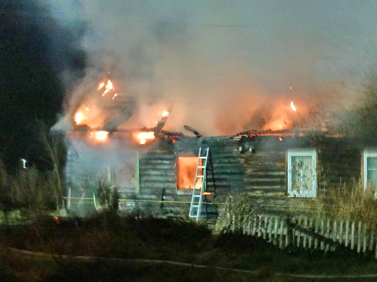 Два человека погибли в результате пожара в Дорогобуже
