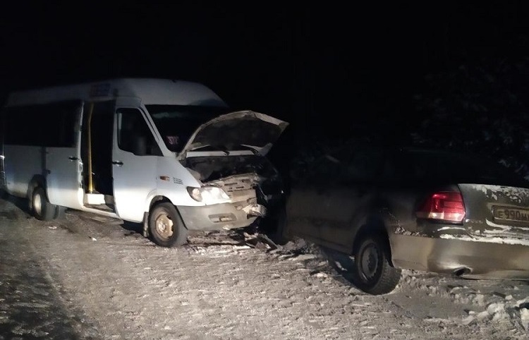 Пять человек пострадали в ДТП с микроавтобусом в Марий Эл