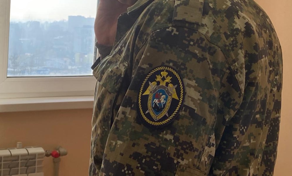 В Курске нашли хулиганов, повесивших манекен с лицом губернатора