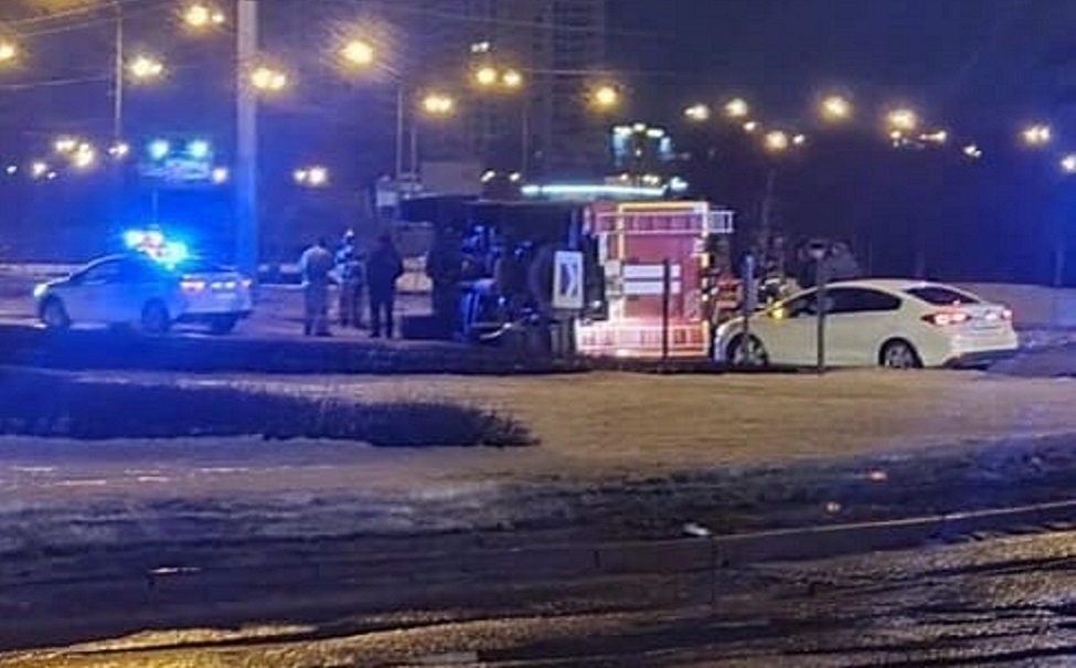 Пожарная машина перевернулась в Липецке