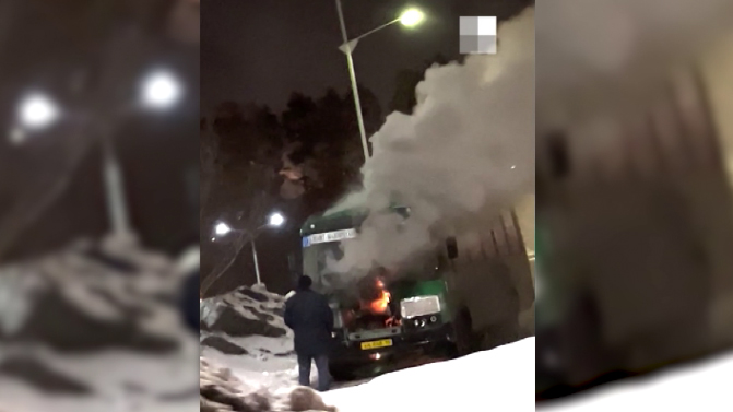 Рейсовый автобус загорелся на АЗС в Екатеринбурге